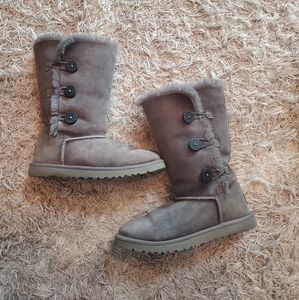 Grey Uggs girls with fur
